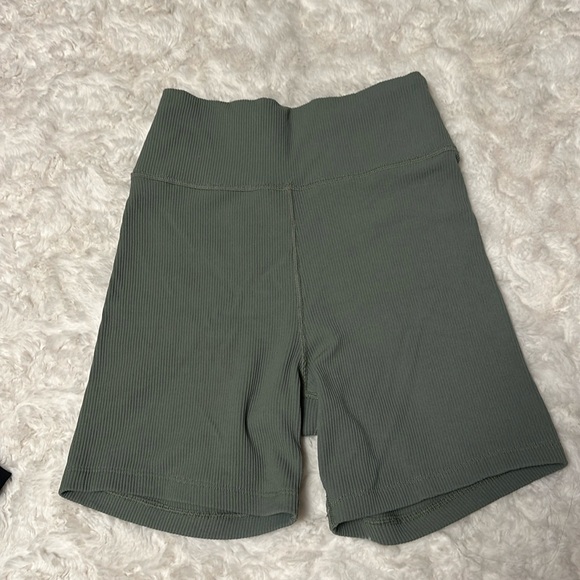 Abercrombie & Fitch Pants - Abercrombie & Fitch Ribbed Bike Shorts *M*